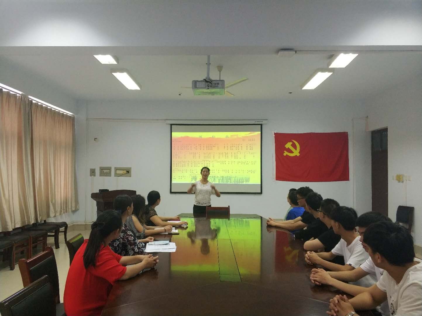 学唱《国际歌》