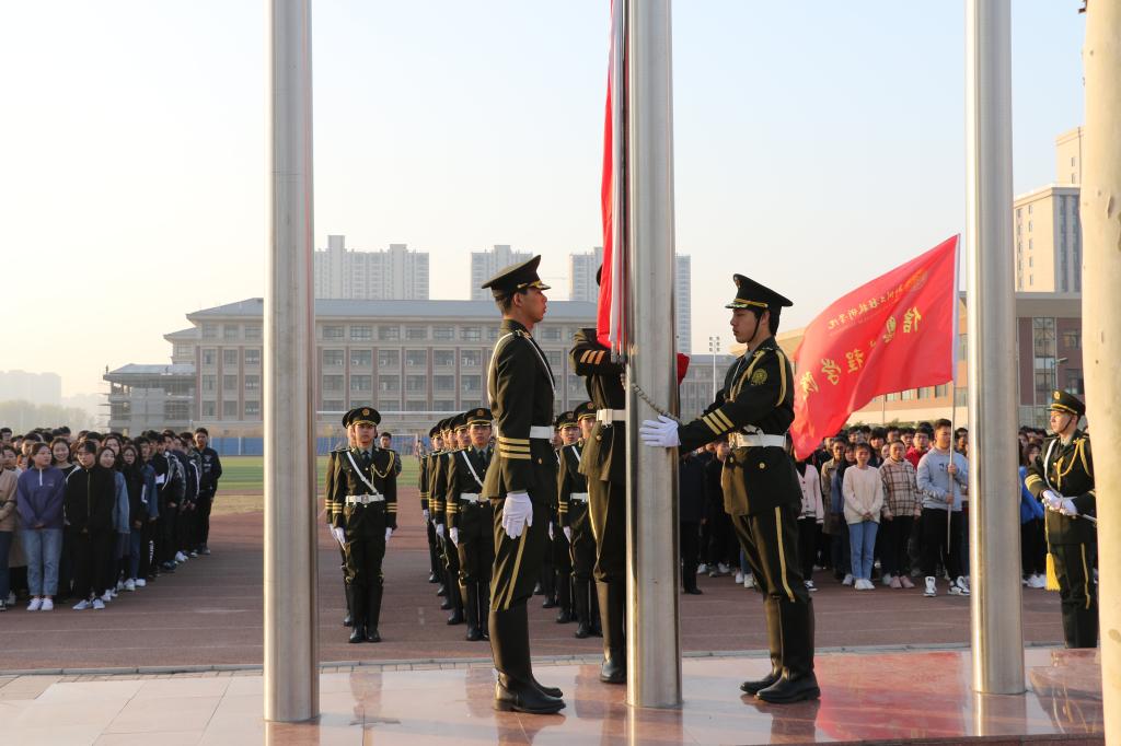 国旗护卫队准备升旗